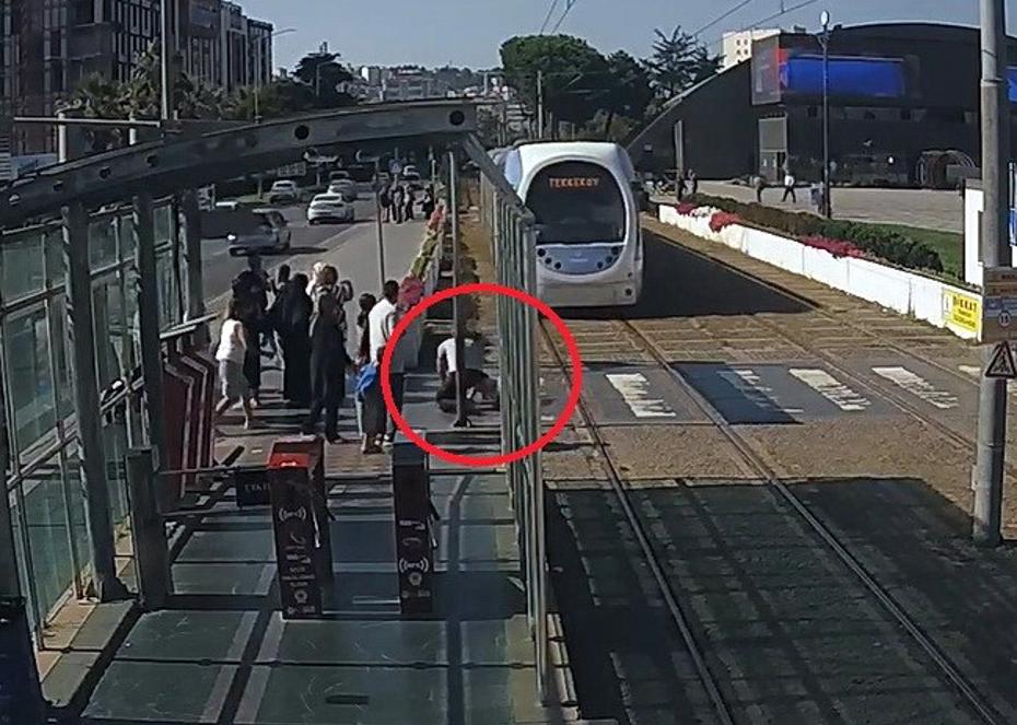 Hayat Kurtaran Güvenlik Görevlisinin Hızlı Refleksi
