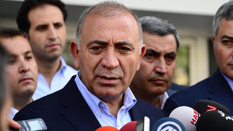 CHP İstanbul İl Kongresi Kararlarıyla İlgili Tedbir Kararı Kaldırıldı ve Gürsel Tekin'in Görevi Sona Erdi