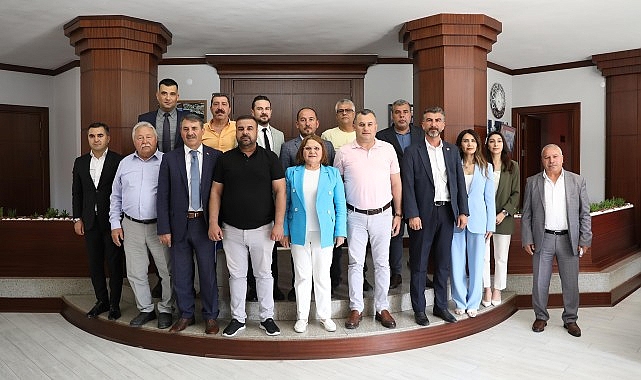 Didim'de Cumhur İttifakı belediye meclis üyeleri, Didim Belediye Başkanı Hatice Gençay'ı makamında ziyaret etti – GÜNDEM