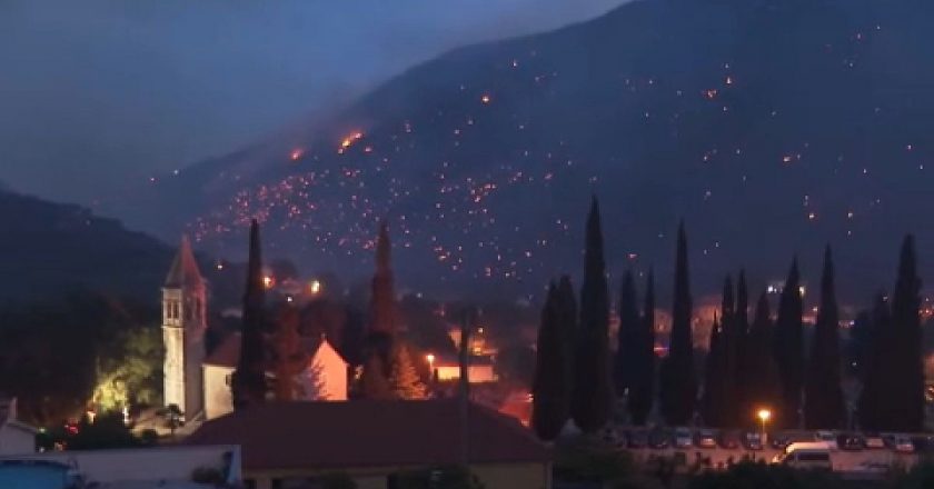 Video. Hırvatistan'da orman yangını: Çok sayıda ev boşaltıldı