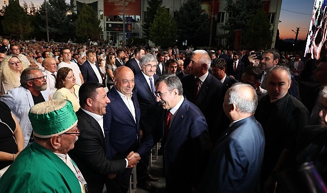 Nevşehir Belediye Başkanı Rasim Arı, Nevşehir'in Hacıbektaş ilçesinde düzenlenen Hacı Bektaş Veli'yi anma etkinliklerine katıldı. – GÜNDEM