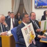 Merkez Bankası’nın TBMM’deki sunumunda CHP pankartlı protestoda bulunurken, Karahan son dönemdeki gelişmelere dikkat çekti – Son Dakika Siyaset Haberleri