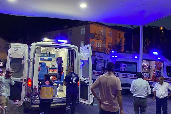 Bitlis’te 'patpat' devrildi: 7 yaralı