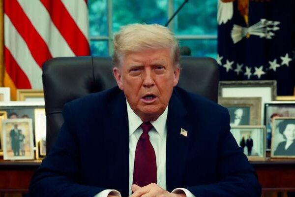 Dünyanın konuştuğu olay: Beyaz Saray’ın yayınladığı Donald Trump videosu yeni bir tartışmanın fitilini ateşledi! “Vücudu ve elleri…”