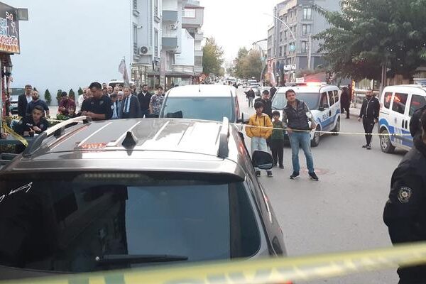 Trafikte yol verme kavgasında tabancayla vuruldu: 1 yaralı