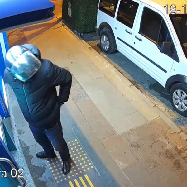Kasklı Bankamatik Hırsızı Yakalandı, Tornavida ile Soygun Yaptı!