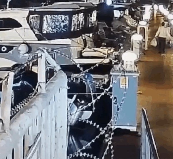 Tekneden düşen genç, pervaneye kapılarak hayatını kaybetti