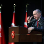 Erdoğan: Siyasette yargıyı hedef alan sorumsuz bir dil hakim!